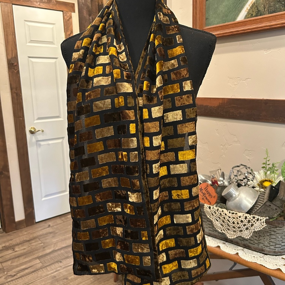 Elegant Gold and Brown Scarf